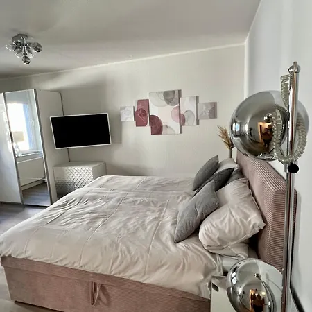 Living In Ohligs Apartment *