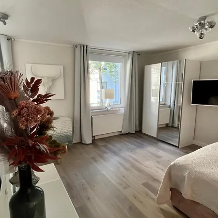 Living In Ohligs Apartment *